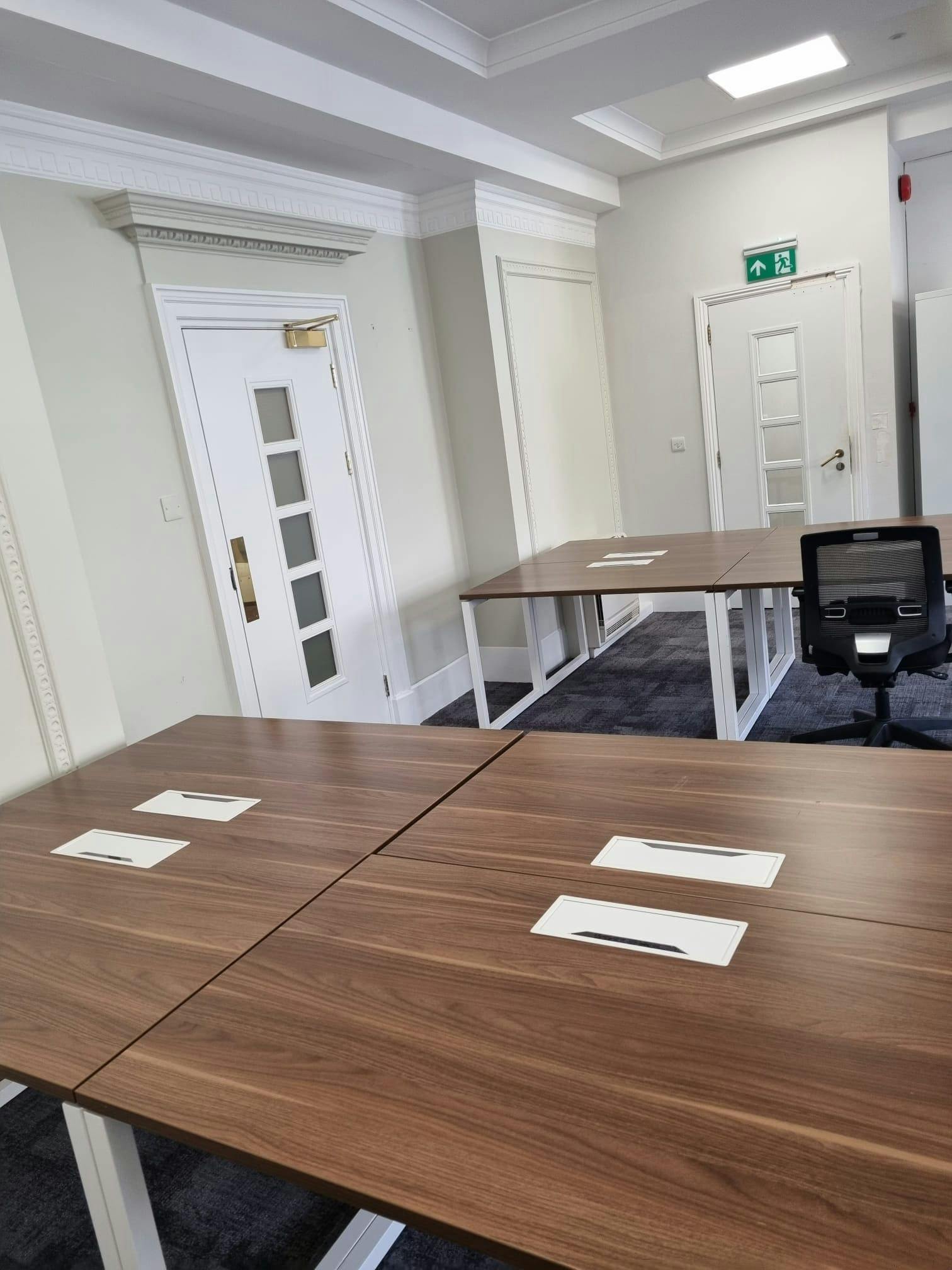 Holborn – 24 Person Office with internal meeting rooms – Lincolns Inn Fields