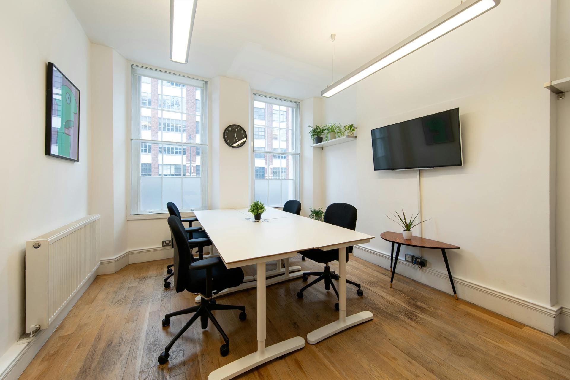 Shoreditch – 26 Person Office + Meeting Room - Shoreditch High Street