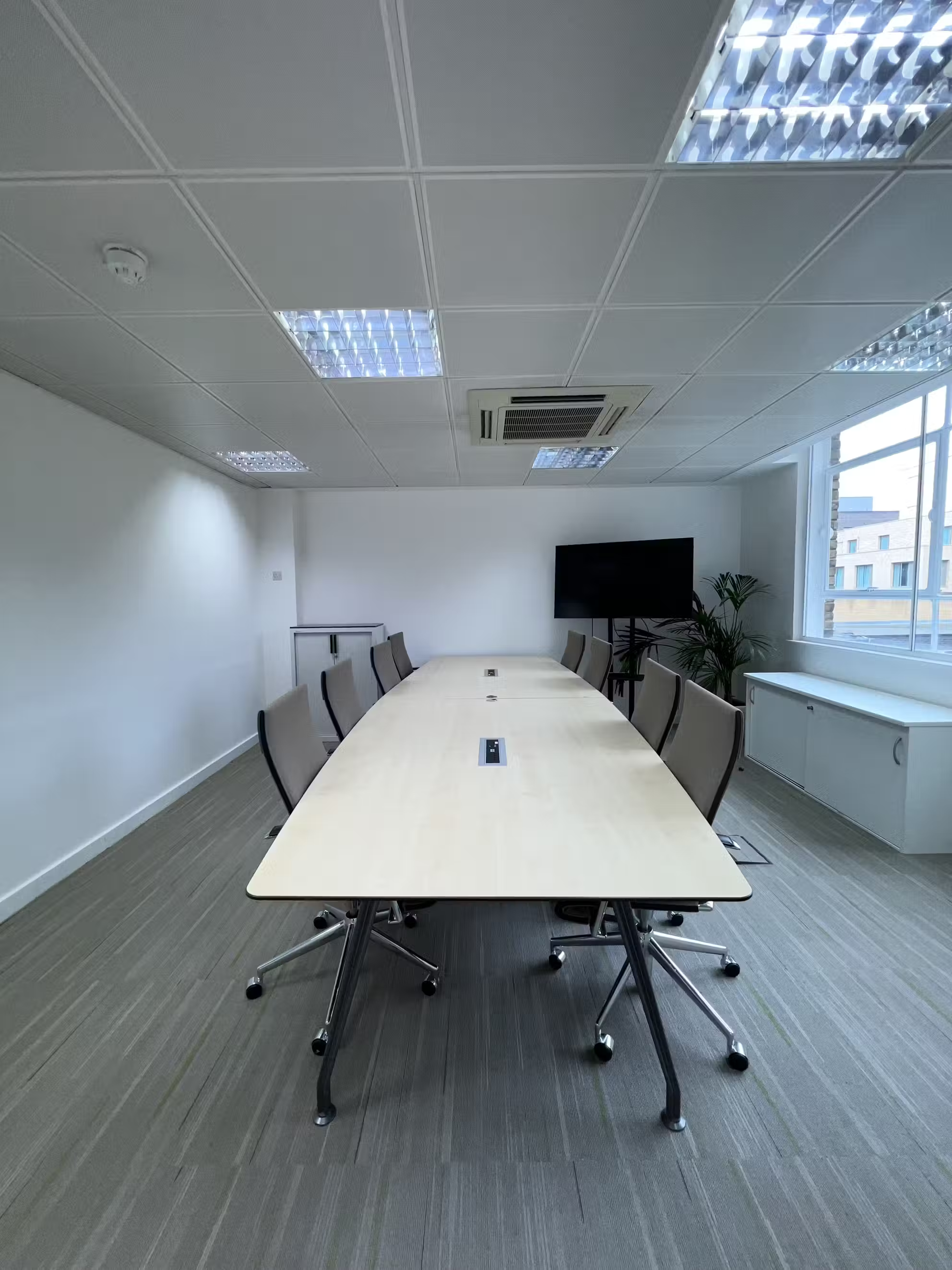 South Bank – 42 Person Office – Blackfriars Road